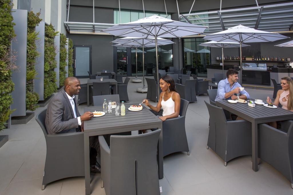 The Maslow Hotel, Time Square Pretoria Exterior foto