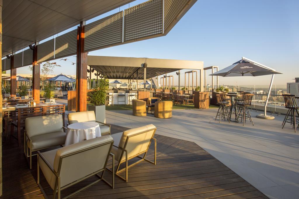 The Maslow Hotel, Time Square Pretoria Exterior foto